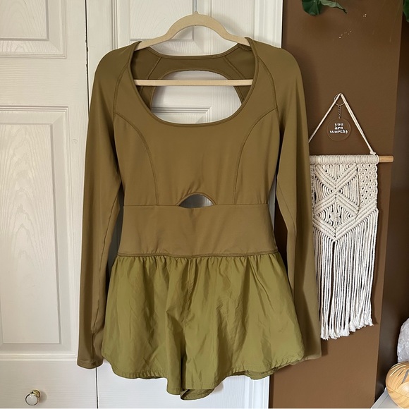 NWOT Free People Movement Longsleeve Runsie Romper / Size M - Picture 2 of 7